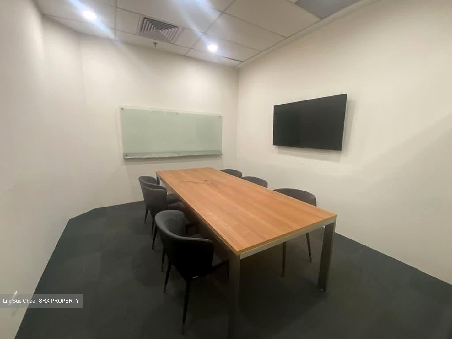 Robinson Road (D1), Office #556338581